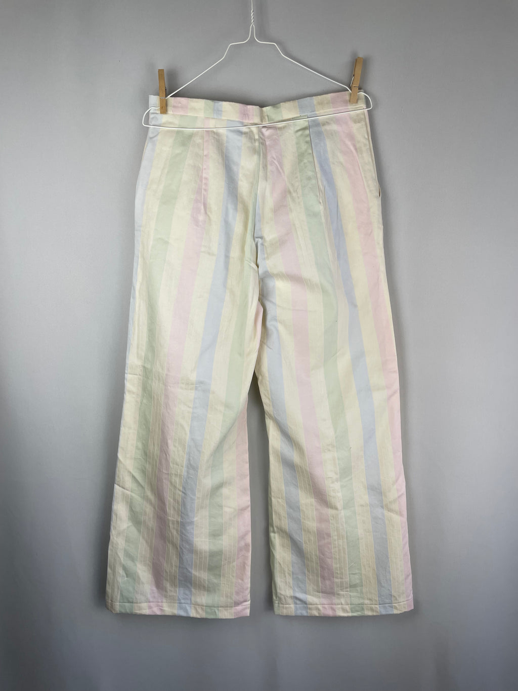 Upcycling Hose aus Kinderbettbezug - Pastell Unikat mit Paspelnähten