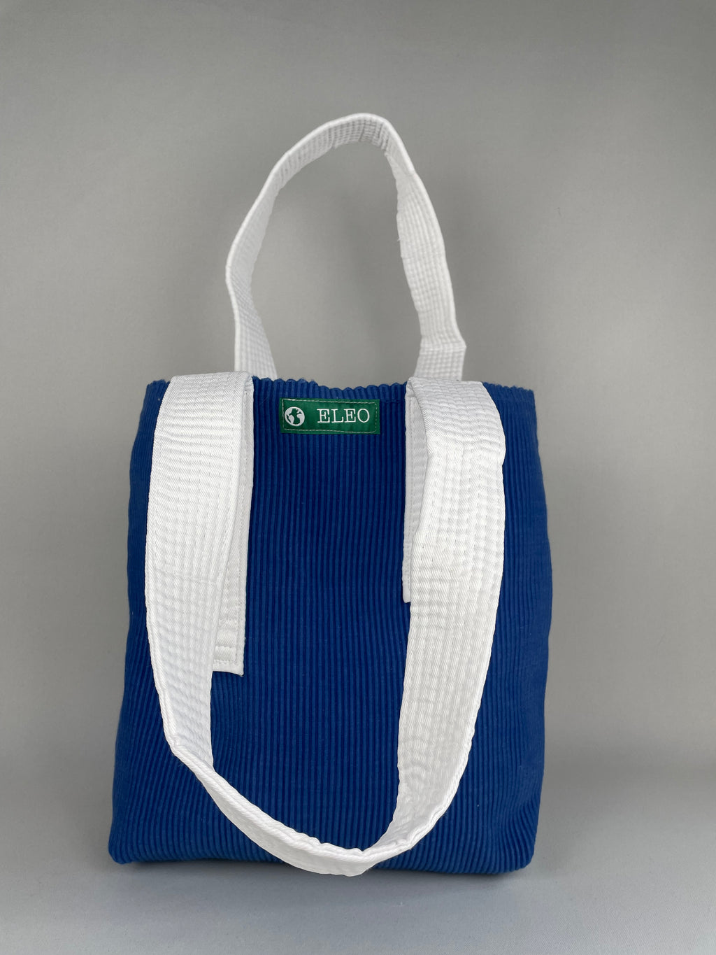 Schöne blaue Tasche